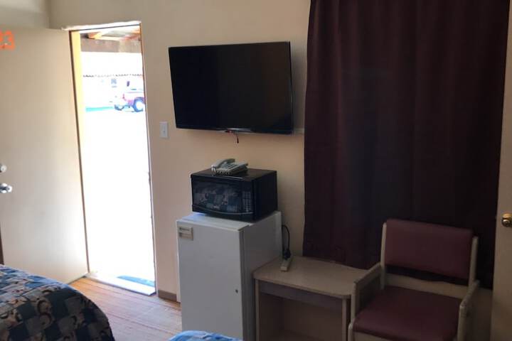 Room 17 of 33