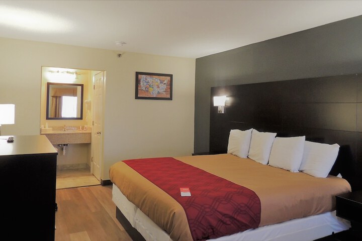 Room 8 of 32