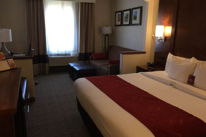 Comfort Suites Near Six Flags Magic Mountain