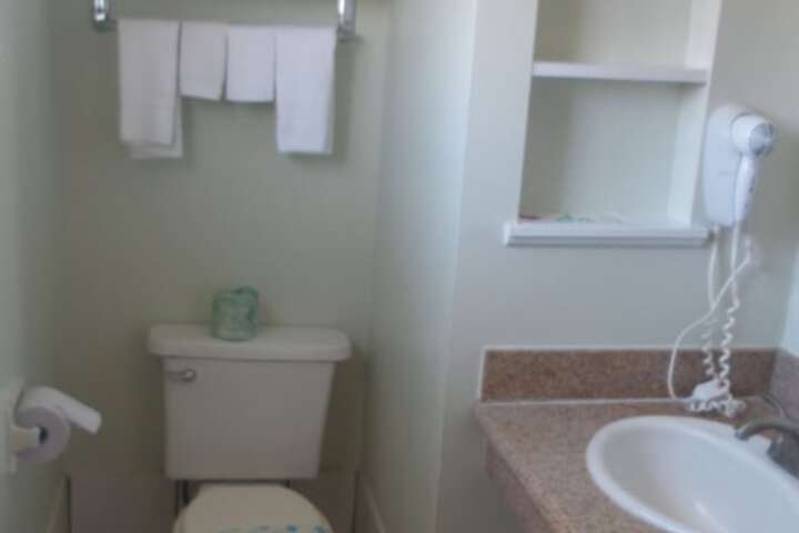 Room 10 of 34