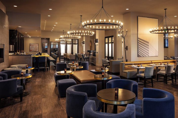 Lounge 58 of 65