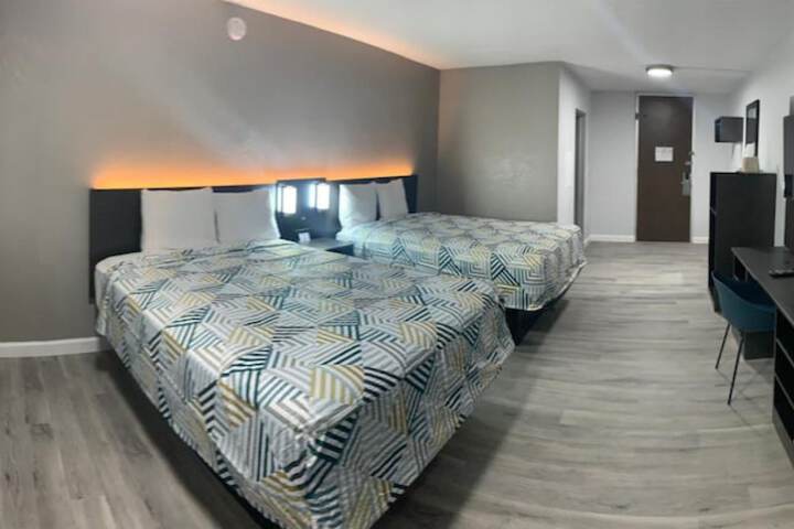 Room 10 of 27
