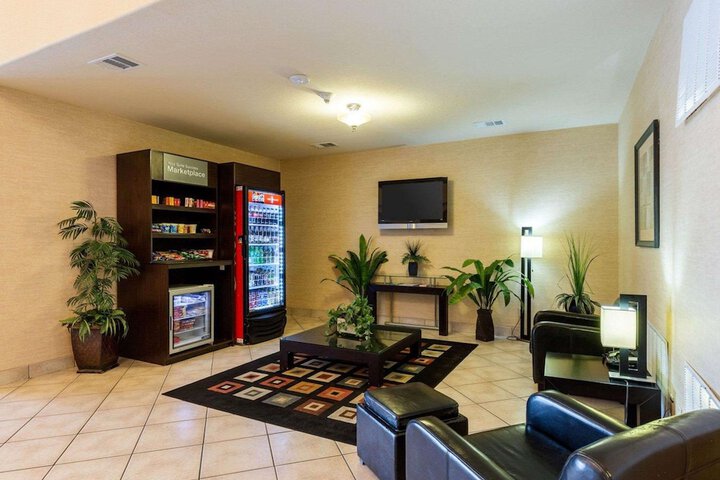 Quality Suites Huntsville Near University