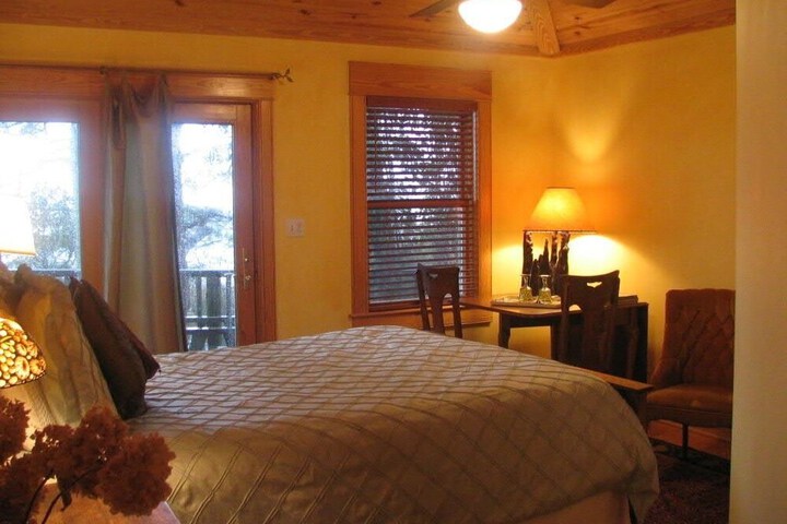 Cypress Moon Inn