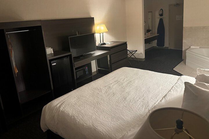 Room 25 of 37