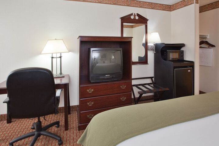 Room 6 of 20