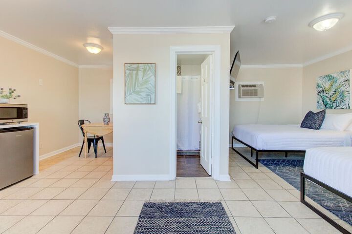 Room 25 of 51