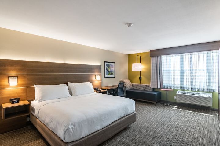 Room 14 of 36