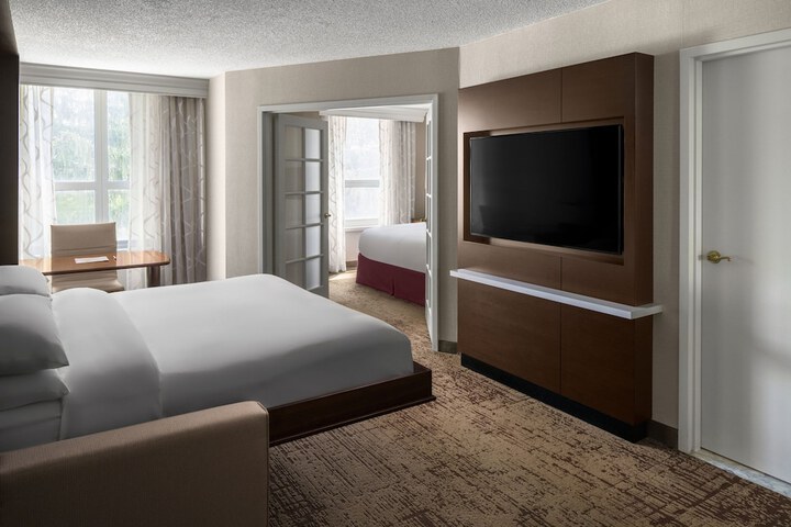 Room 32 of 94