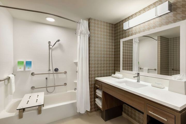 Room 15 of 28