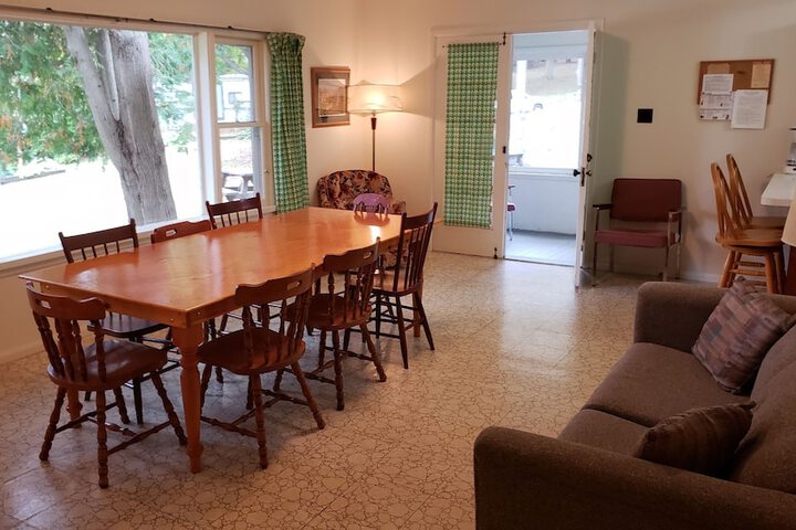 Room 169 of 215