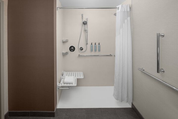 Room 18 of 37