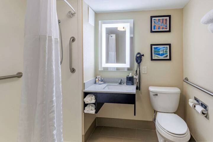 Room 20 of 27