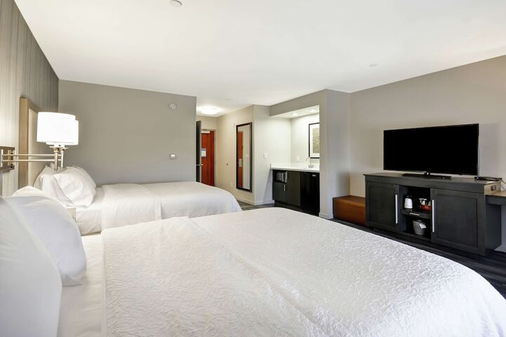 Hampton Inn & Suites Los Angeles Burbank Airport