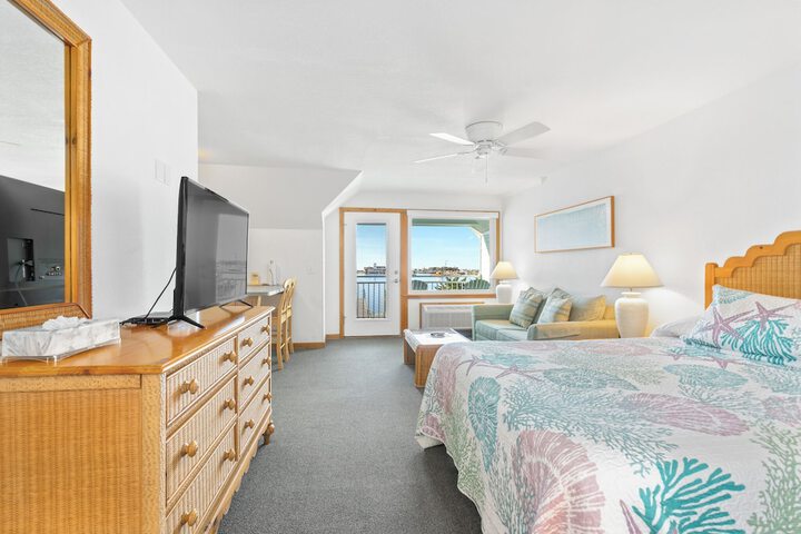 Ocracoke Harbor Inn