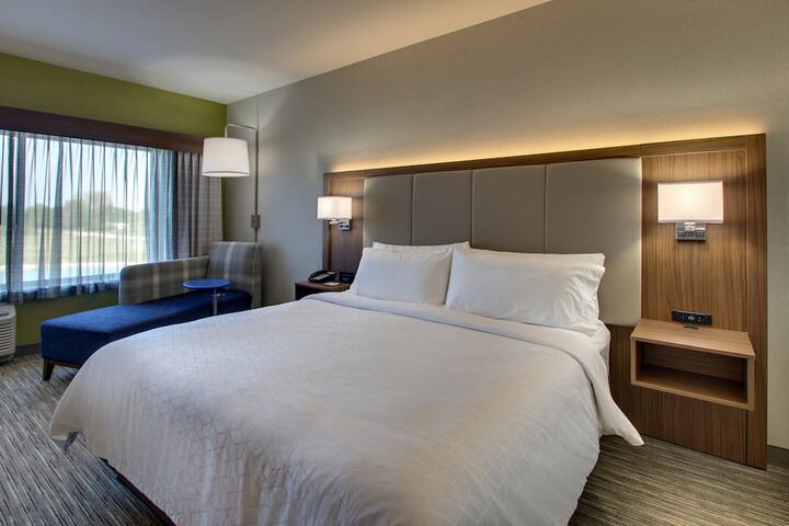 Holiday Inn Express & Suites Troy by IHG