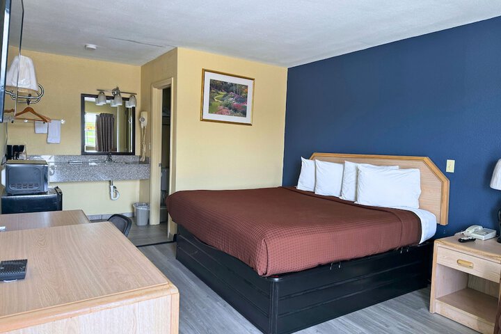 Room 8 of 8