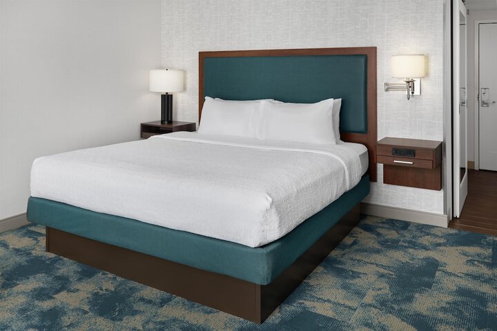 Hampton Inn & Suites Detroit / Troy
