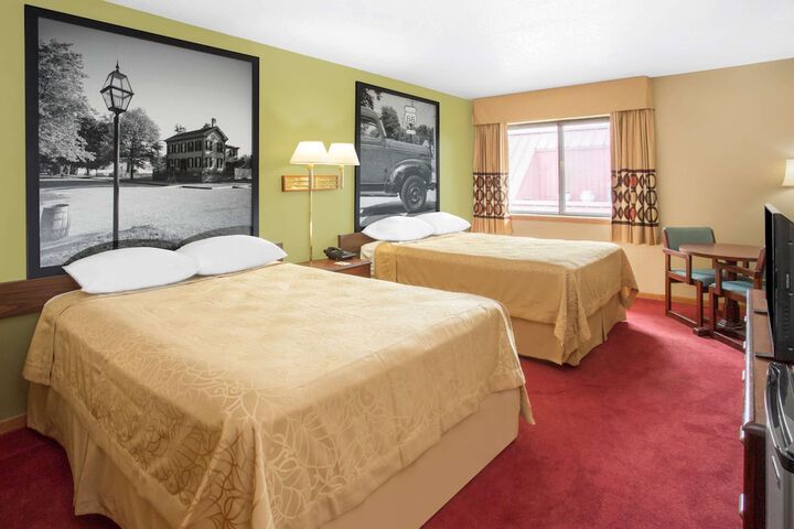 Room 6 of 14