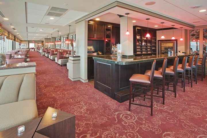 Lounge 54 of 63