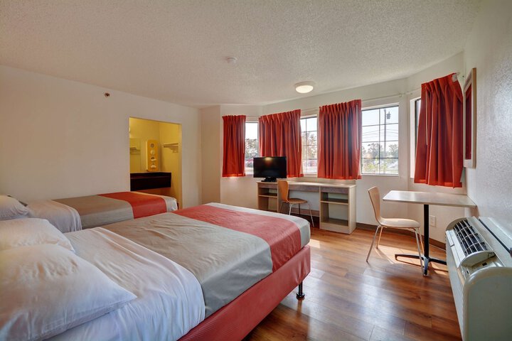 Room 20 of 34
