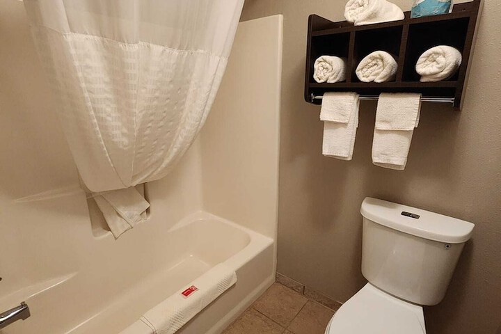 Room 15 of 32