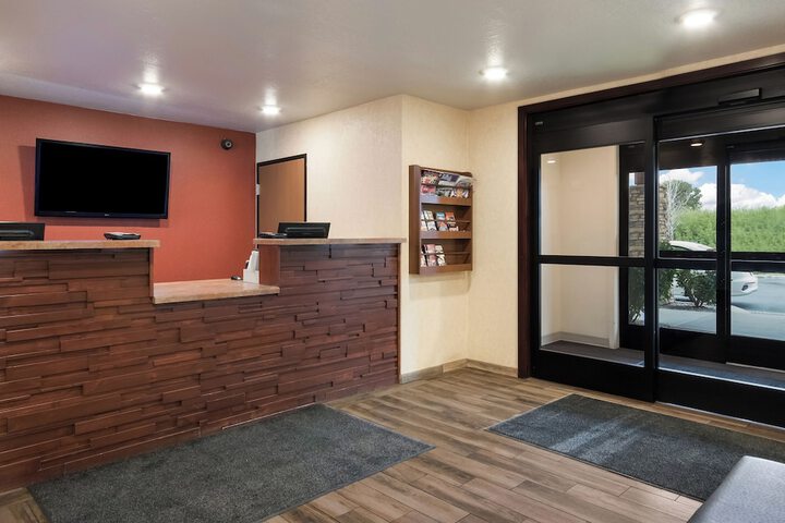 Hotel Interior 10 of 32