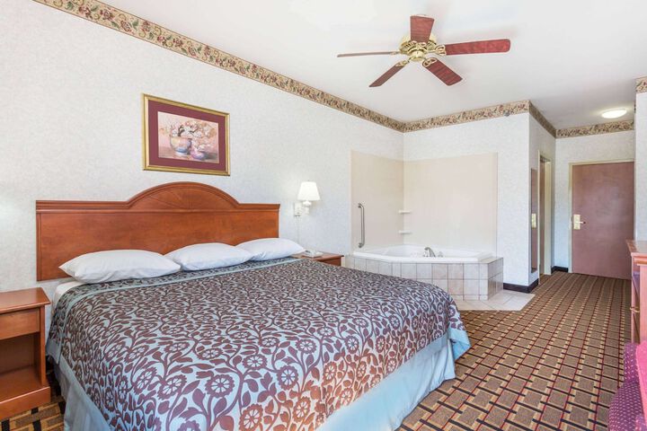 Room 21 of 28