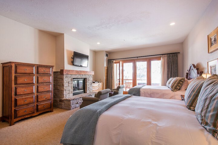 Room 340 of 500