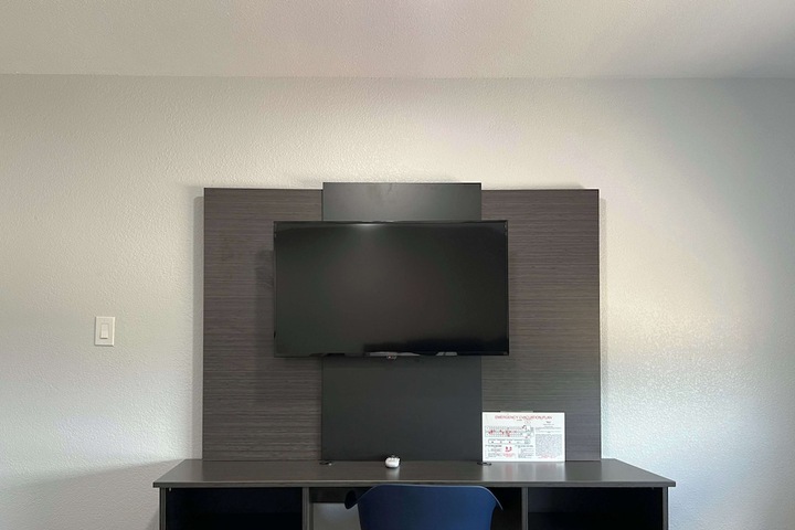 Room 15 of 36