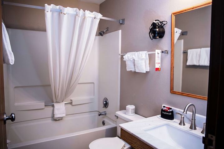 Super 8 by Wyndham Holbrook