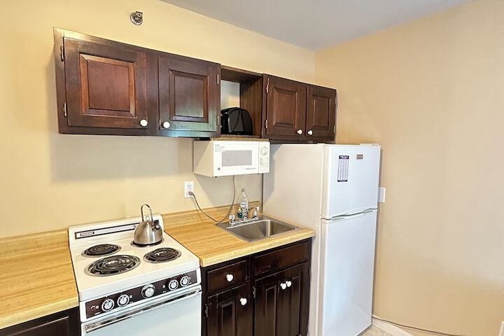 Aspinquid Resort