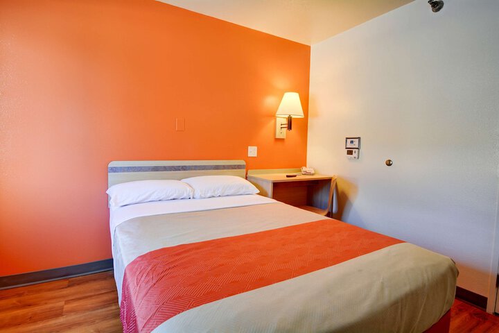 Room 16 of 27