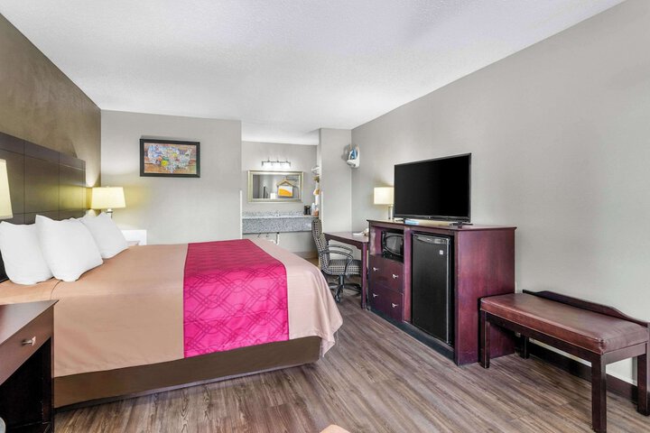 Room 22 of 48