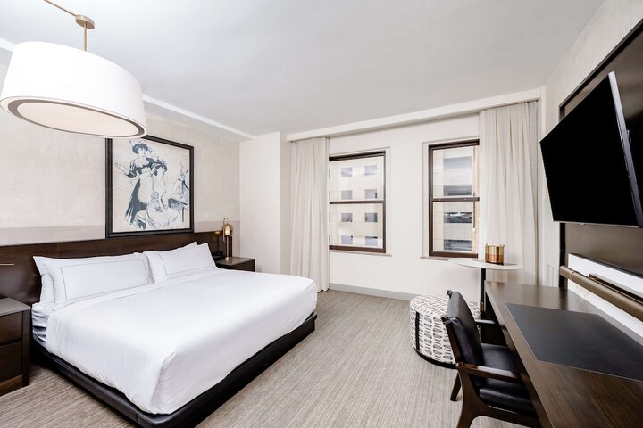 Hotel Fort Des Moines Curio Collection by Hilton
