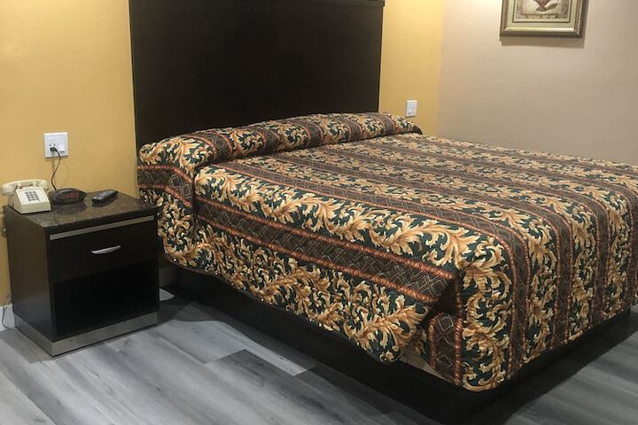Room 29 of 34