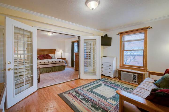 Room 40 of 100