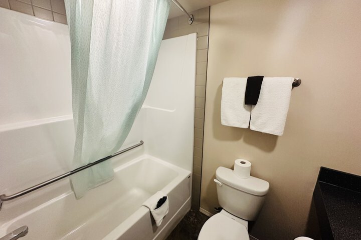 Room 13 of 27
