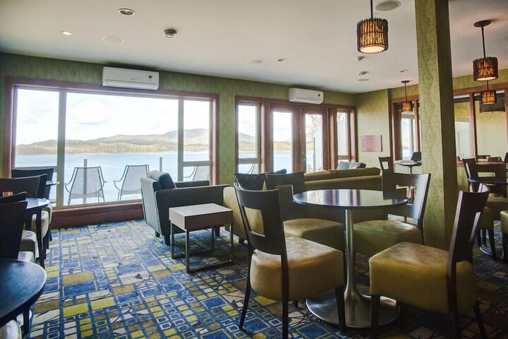 Inn on the Harbour