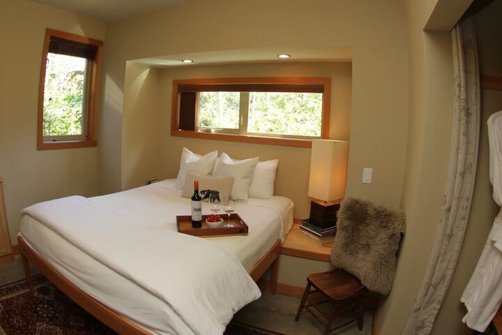 Black Bear Guesthouse