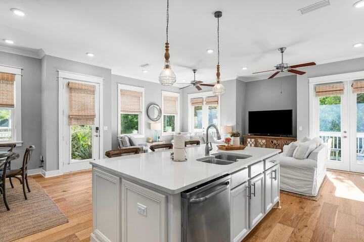 Prominence on 30A by Panhandle Getaways