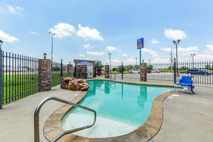 Pool 7 of 32