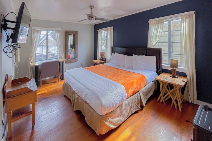Room 40 of 89
