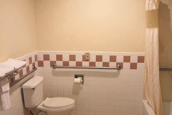 Room 5 of 35