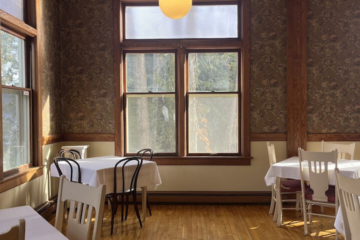 Dining 151 of 162