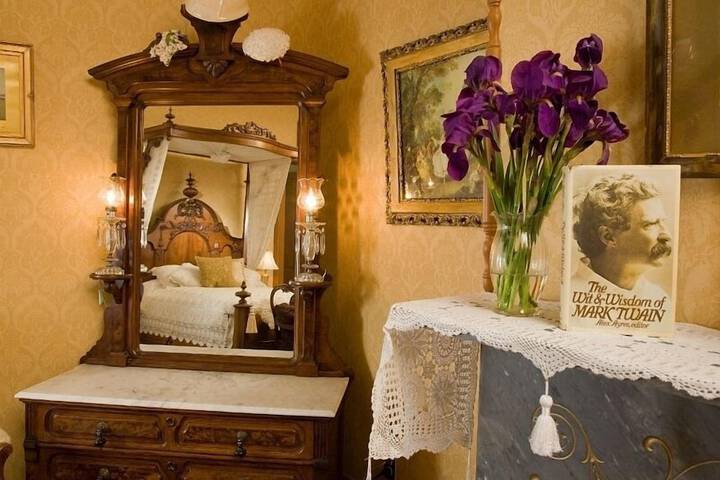 Garth Woodside Mansion B & B