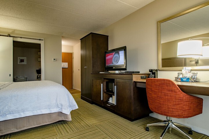 Room 51 of 96