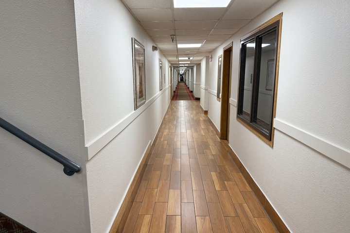 Ballroom/Hall 28 of 29