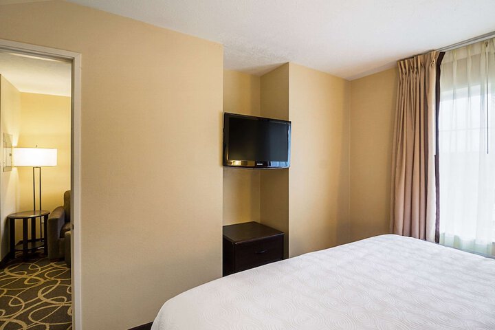 Room 32 of 50