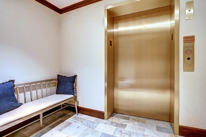 Room 64 of 302